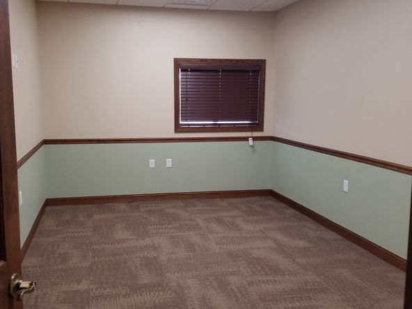 4900 S Becker Dr, Bartonville, IL 61607
